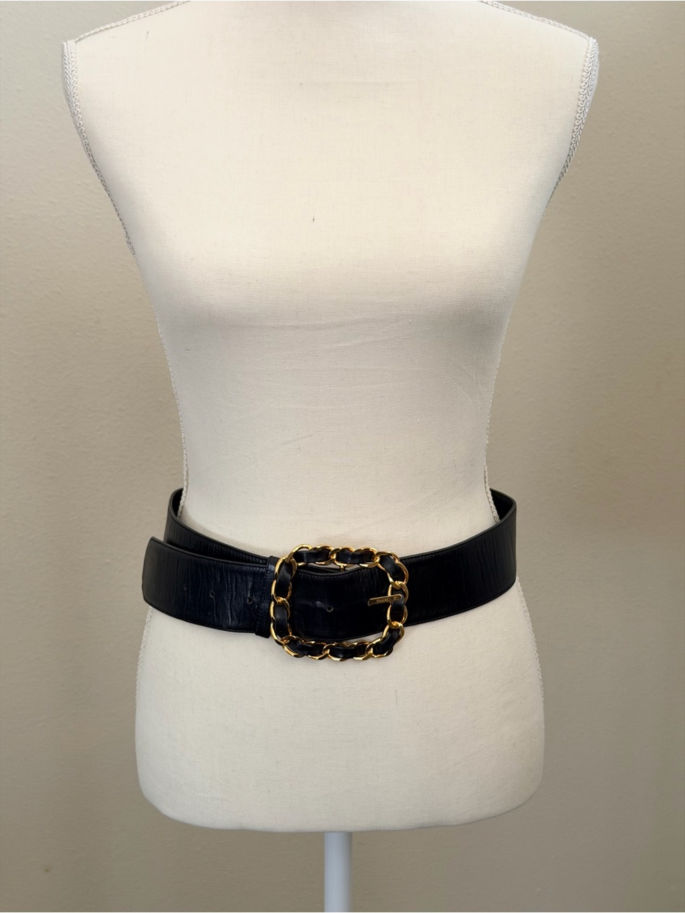 CHANEL Vintage Black Wide Leather Belt with Gold Chain-Link Buckle
